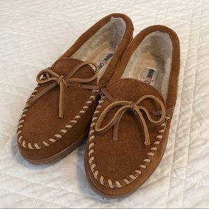 Minnetonka Pile Lined Hardsole Slippers
